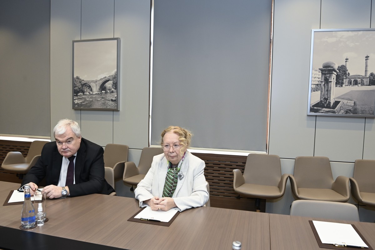 Джейхун Байрамов встретился с главой Отделения ООН в Женеве