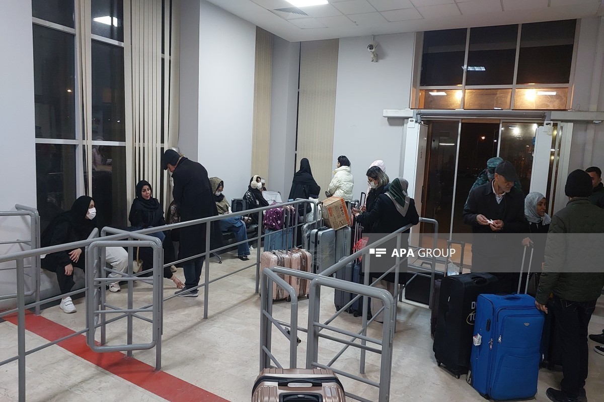 Около 50 иностранцев и граждан Азербайджана эвакуированы из Ирана-ФОТО 