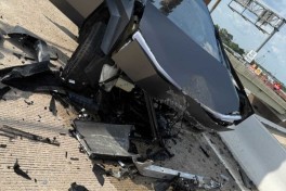 Жительница США требует от Tesla более $1 млн после ДТП с Cybertruck