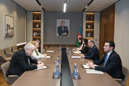 Джейхун Байрамов встретился с главой Отделения ООН в Женеве