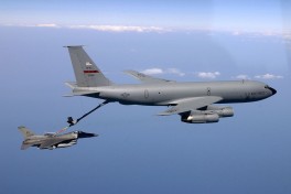 Четверо военных США погибли при крушении самолета KC-135 над Ираком
