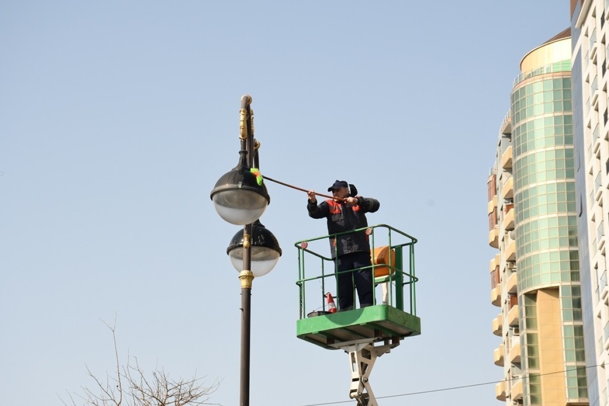 В столице продолжаются весенние работы по озеленению и уборке-ФОТО 
