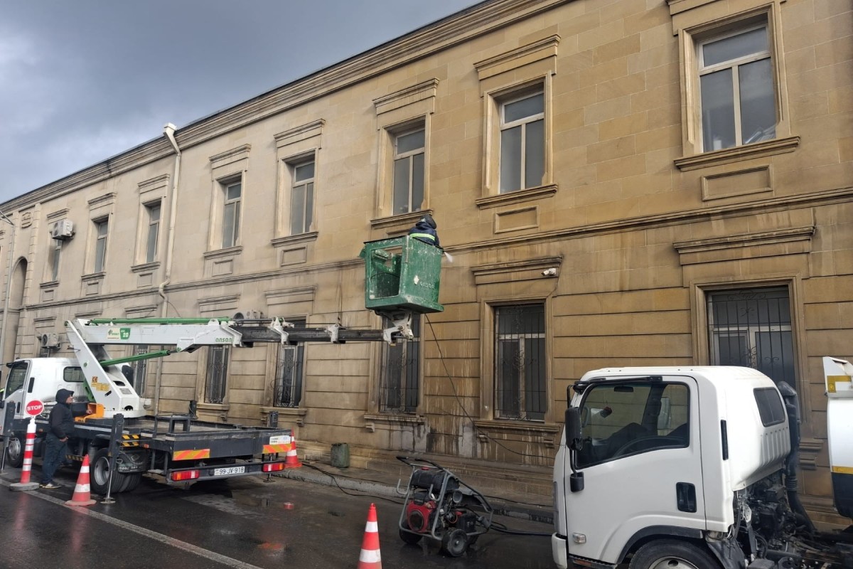 В столице продолжаются весенние работы по озеленению и уборке-ФОТО 