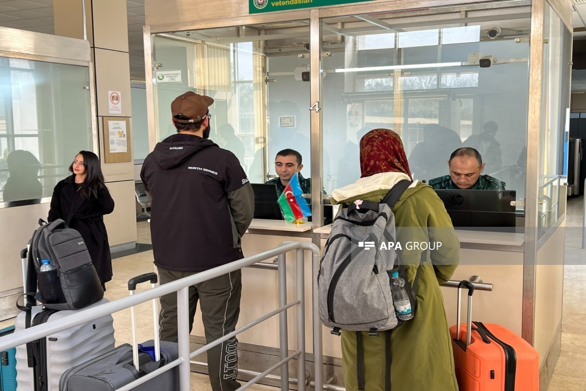 Индийские студенты прибыли в Азербайджан в рамках эвакуации из Ирана-ФОТО 