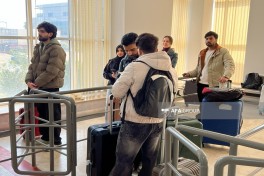 Индийские студенты прибыли в Азербайджан в рамках эвакуации из Ирана-ФОТО 