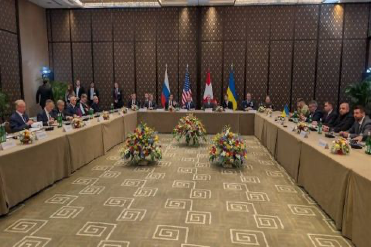 Мирные переговоры по Украине "находятся в опасной зоне", - FT