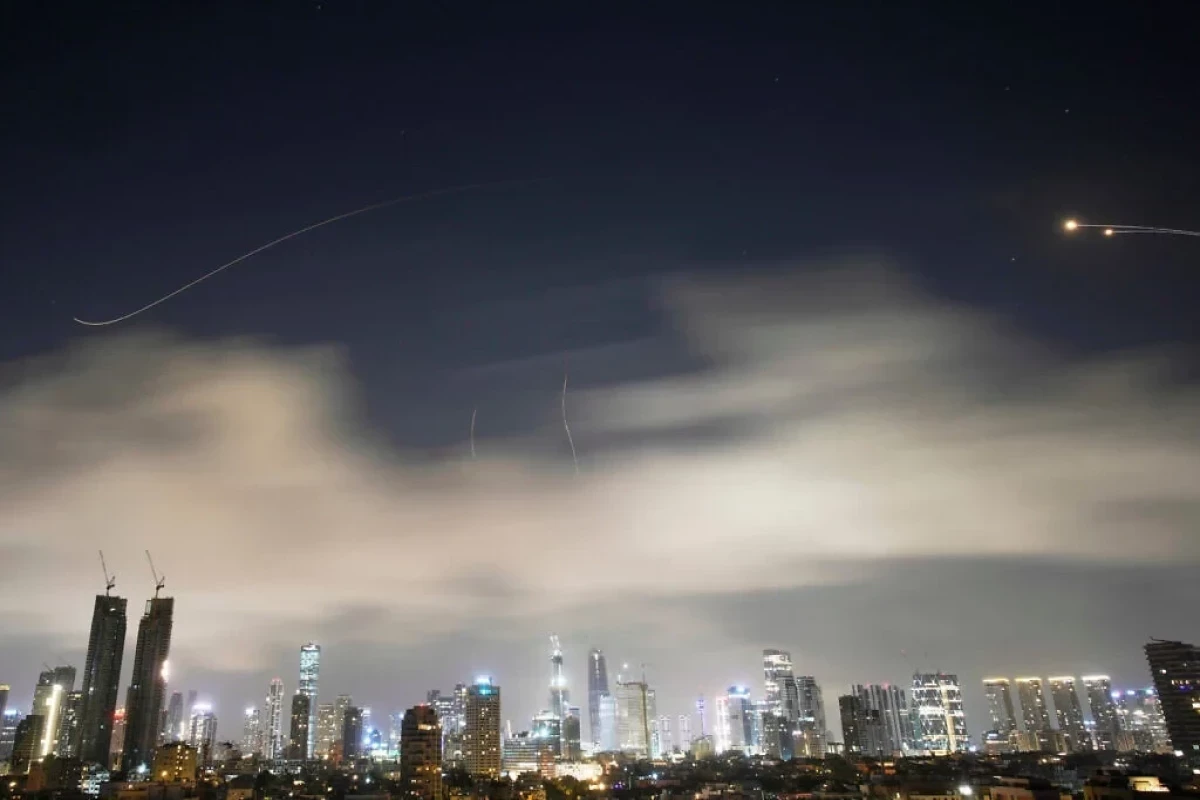 Иран нанес очередной ракетный удар по Израилю, получили ранения 2 человека