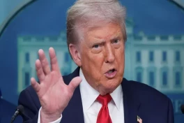 Трамп призвал наладить судоходство в Ормузском проливе