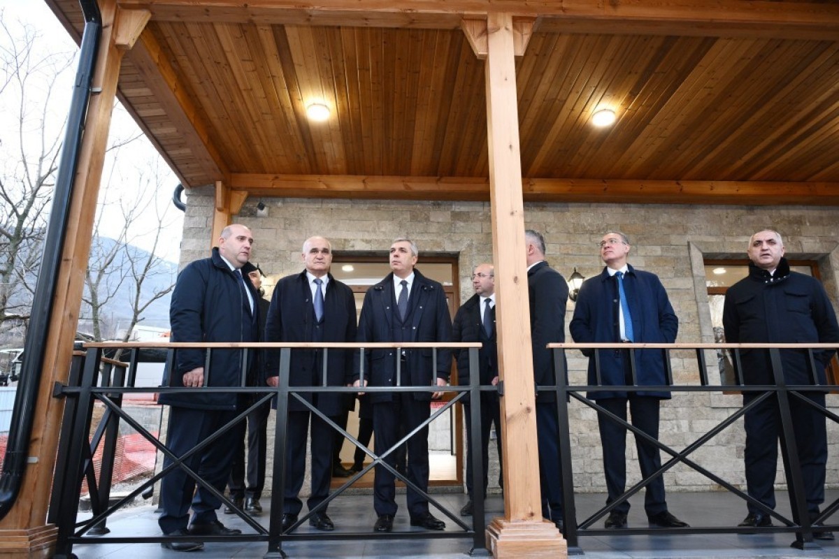 Члены Координационного штаба проинспектировали жилой квартал в Гадруте