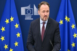 Еврокомиссар: ЕС не будет возвращаться к российским энергоносителям