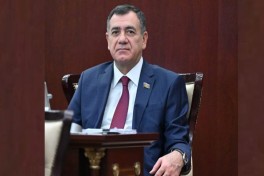 Гудрат Гасангулиев потребовал разъяснений по поводу полета дронов над Баку 