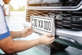 В Баку начали выдавать автомобильные номера новой серии «88» 