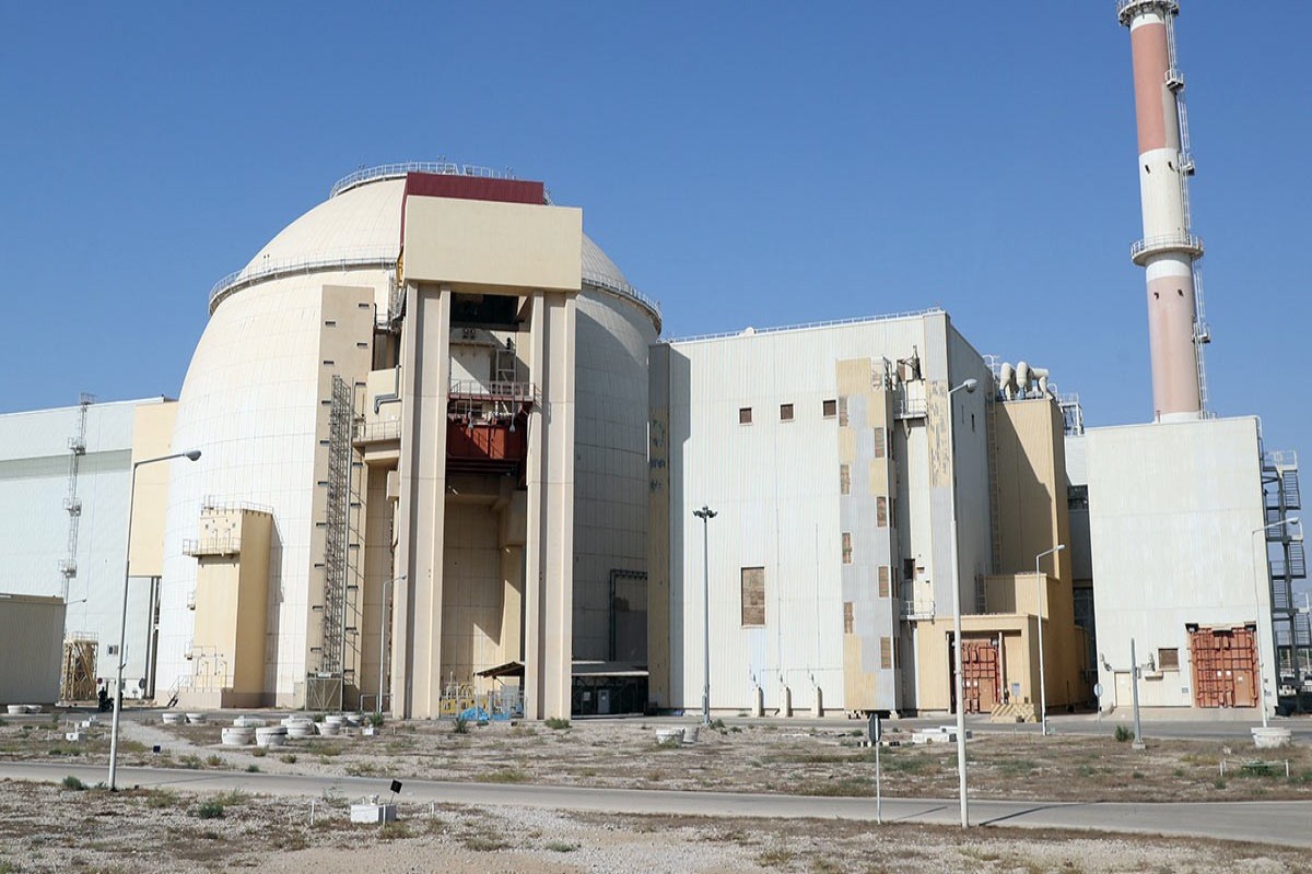 В Иране зафиксировали попадание снаряда по АЭС "Бушер"