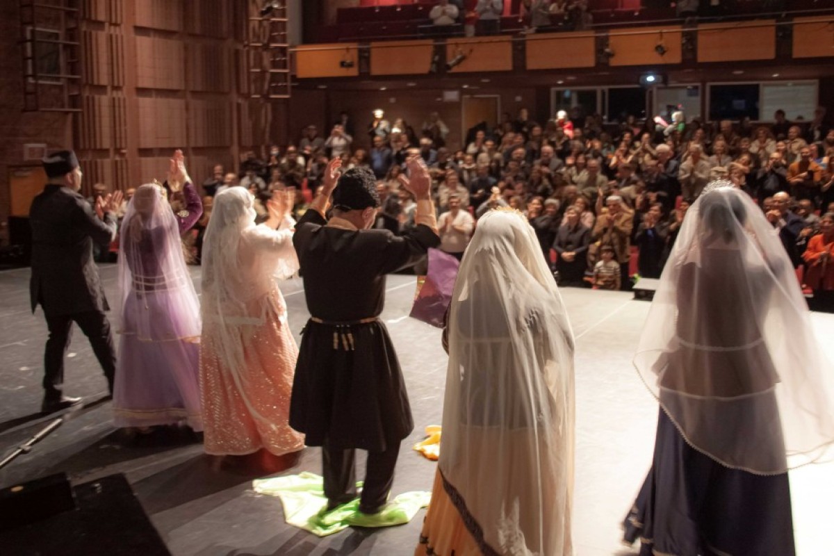 В Канаде показали современную постановку «Аршин мал алан»-ФОТО 