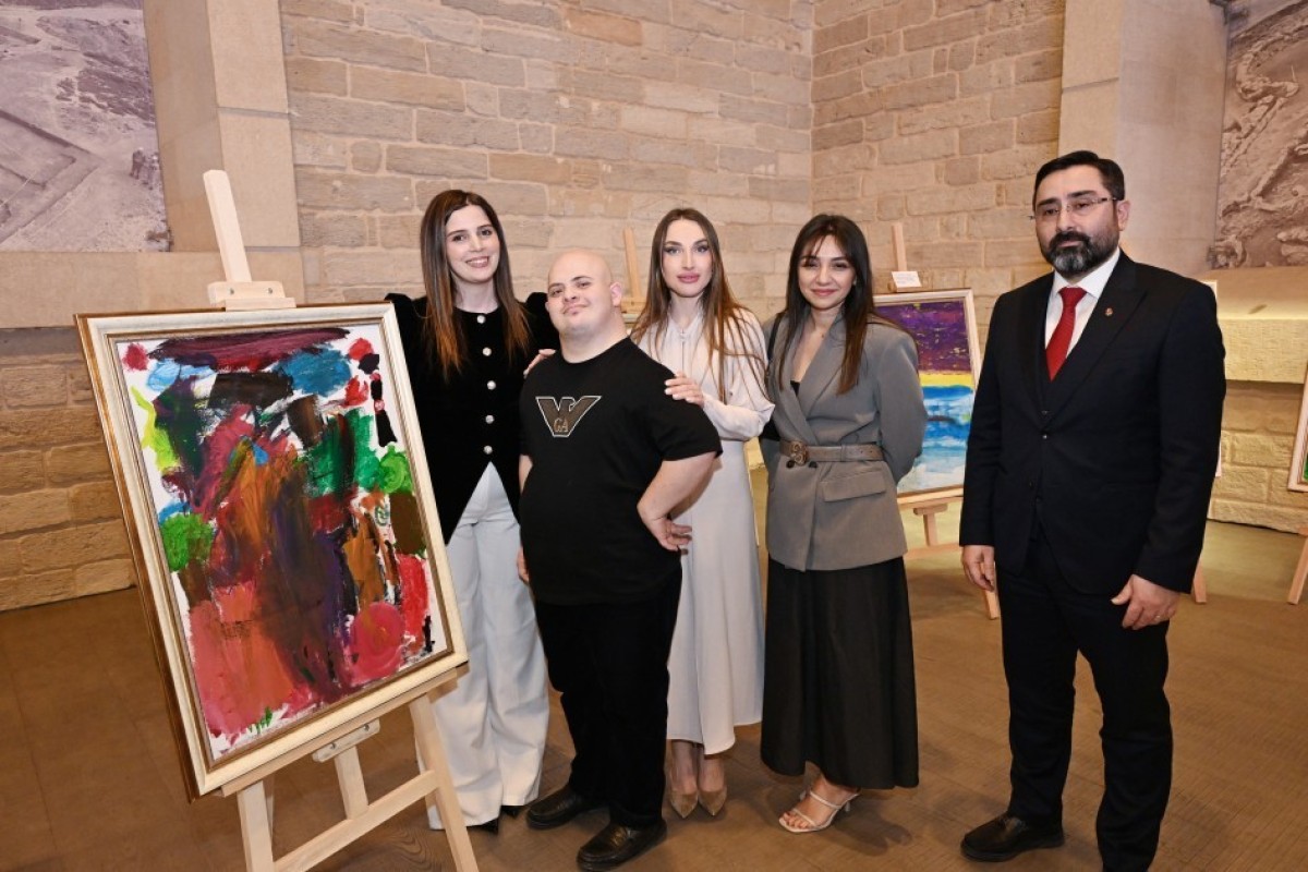 В Музее каменной летописи открылась инклюзивная художественная выставка "Вне рамок"