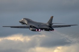 Два стратегических бомбардировщика США вылетели из Великобритании в направлении Ирана