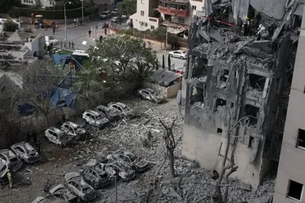 В результате удара, нанесённого Ираном по израильскому городу Арад, пострадали более 30 человек