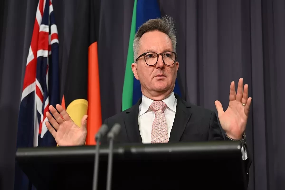 Власти Австралии готовятся к возможному топливному кризису