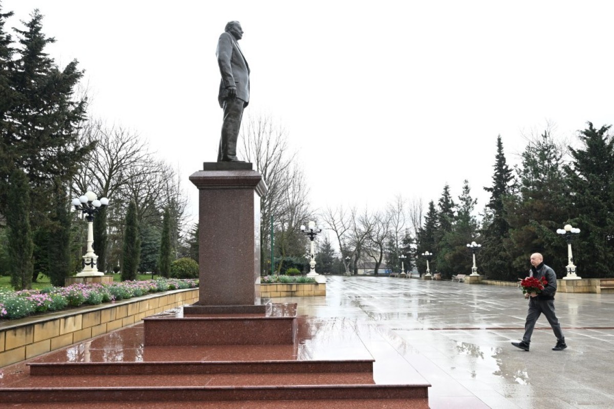 Президент Азербайджана совершил поездку в Шамахы -ФОТО 