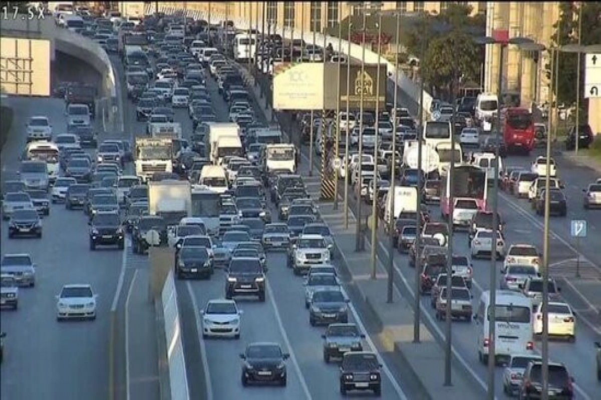 Баку разгрузят: в Азербайджане построят три новые магистрали