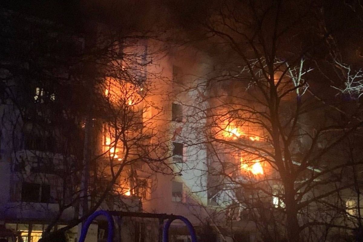 В Севастополе взрыв в жилом доме унес жизни двух человек