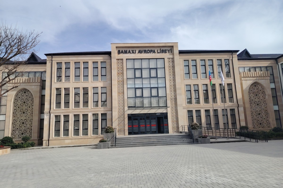 Журналистам показали новый лицей в Шамахы-ФОТО 