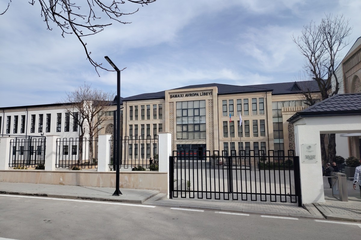 Журналистам показали новый лицей в Шамахы-ФОТО 