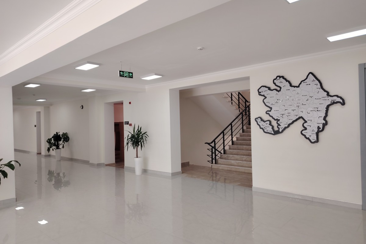 Журналистам показали новый лицей в Шамахы-ФОТО 