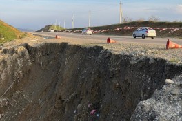 Оползень повредил защитную полосу дороги Муганлы–Исмаиллы-ФОТО 