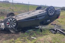 Машина слетела в канал в Лянкяране: пострадали супруги-ФОТО 