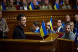 Зеленский готовит Раду к трехлетнему сценарию войны