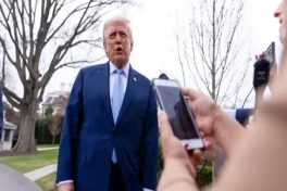 Трамп: США проводят переговоры с Ираном, Тегеран заинтересован в сделке