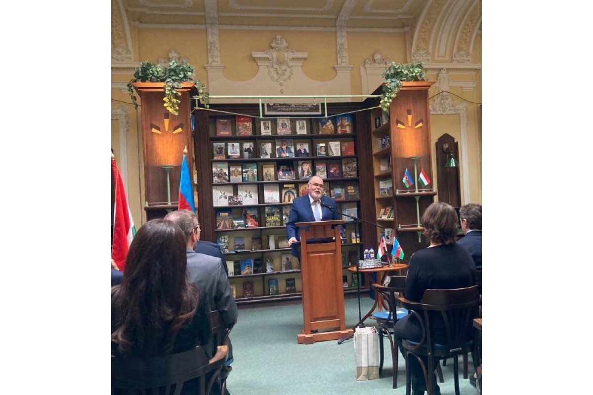 В Венгрии представили азербайджанскую литературу-ФОТО 