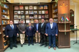 В Венгрии представили азербайджанскую литературу-ФОТО 