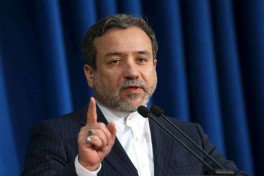 Арагчи: Иран разрешил проход судов дружественных стран через Ормузский пролив