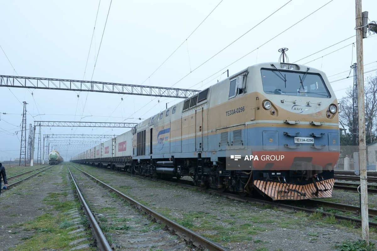 В Азербайджан прибыл поезд с гуманитарной помощью для Ирана-ФОТО 