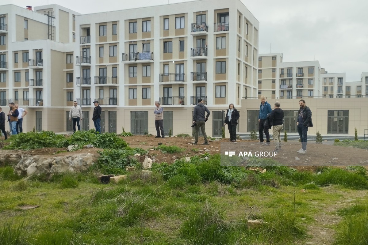 Иностранные туристы посетили Джума-мечеть и Музей хлеба в Агдаме -ФОТО -ОБНОВЛЕНО 