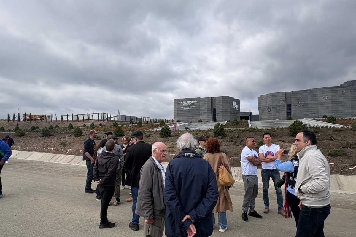 Иностранные туристы посетили мемориал в Ходжалы -ФОТО -ОБНОВЛЕНО 