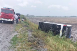 В Бангладеш автобус упал в реку: погибли более 20 человек