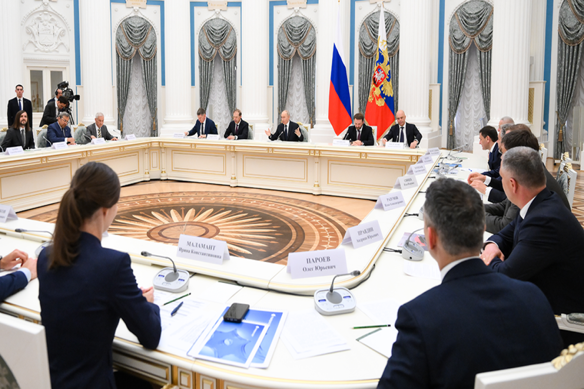 Путин предожил олигархам "скинуться на войну"