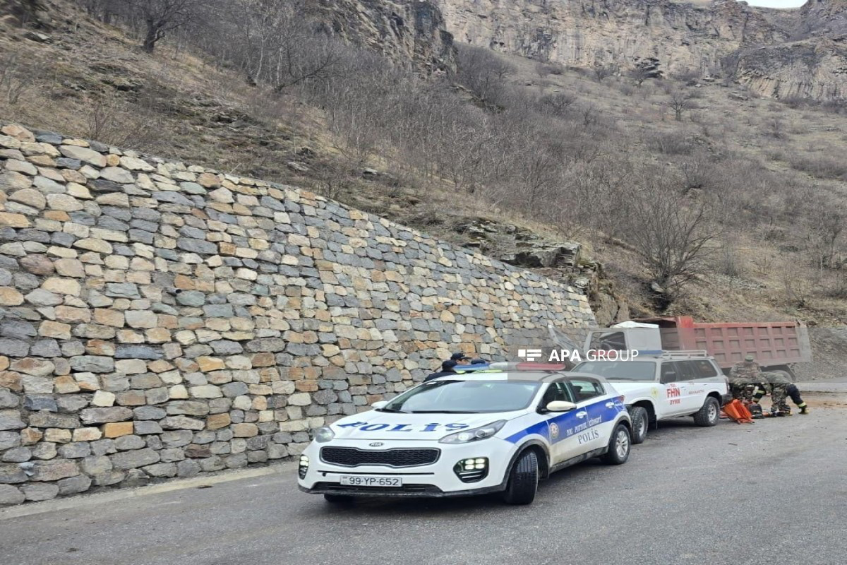 В Кяльбаджаре перевернулся грузовик, погибли 3 человека-ФОТО 