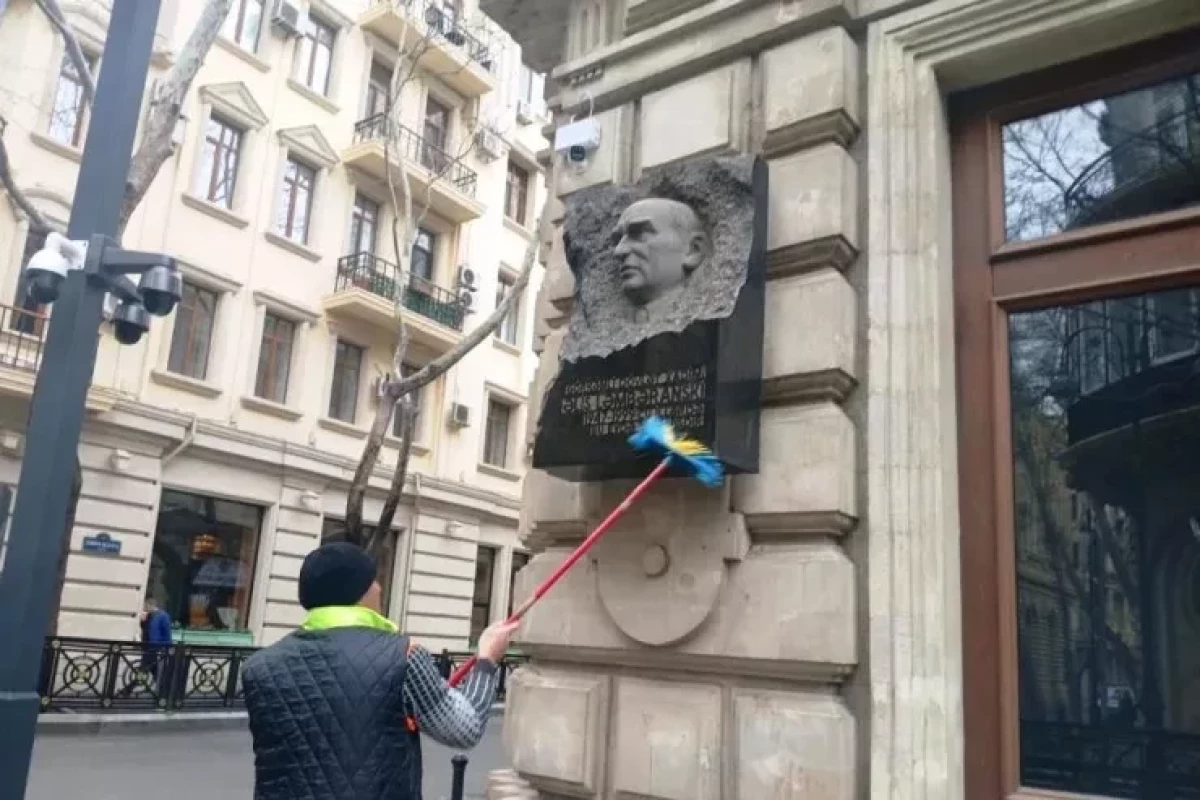 В Баку проведена масштабная уборка после сильных дождей-ФОТО 