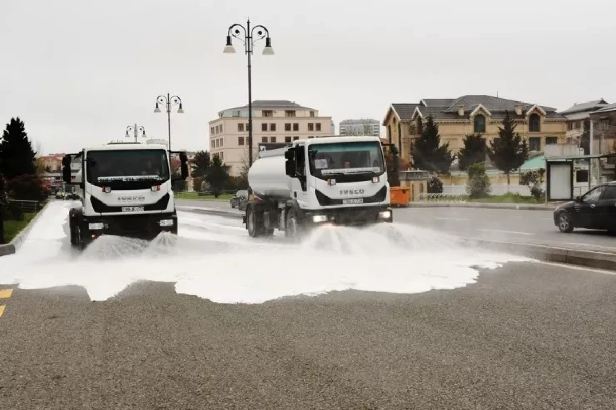 В Баку проведена масштабная уборка после сильных дождей-ФОТО 