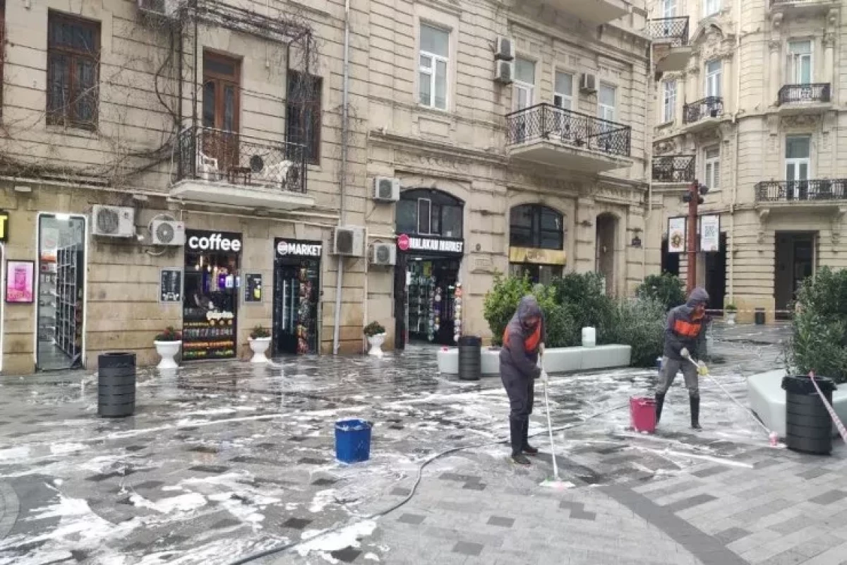В Баку проведена масштабная уборка после сильных дождей-ФОТО 