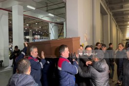 Тело народного артиста Расима Балаева доставлено из Стамбула в Баку-ФОТО 