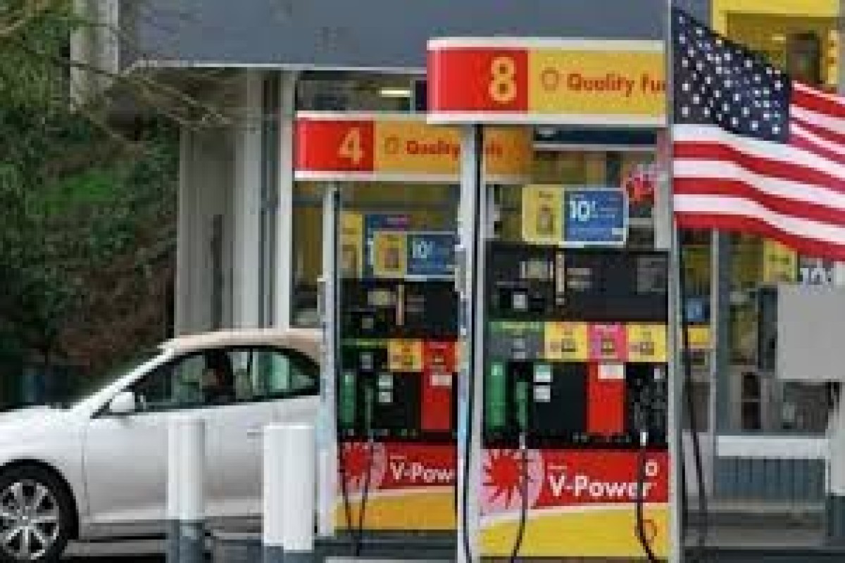 Бензин в США подорожал до $4