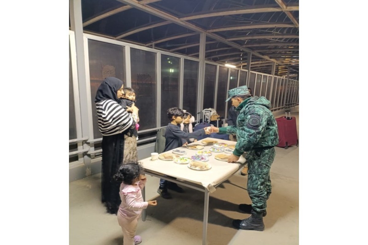 Азербайджан продолжает принимать эвакуированных из Ирана-ФОТО 