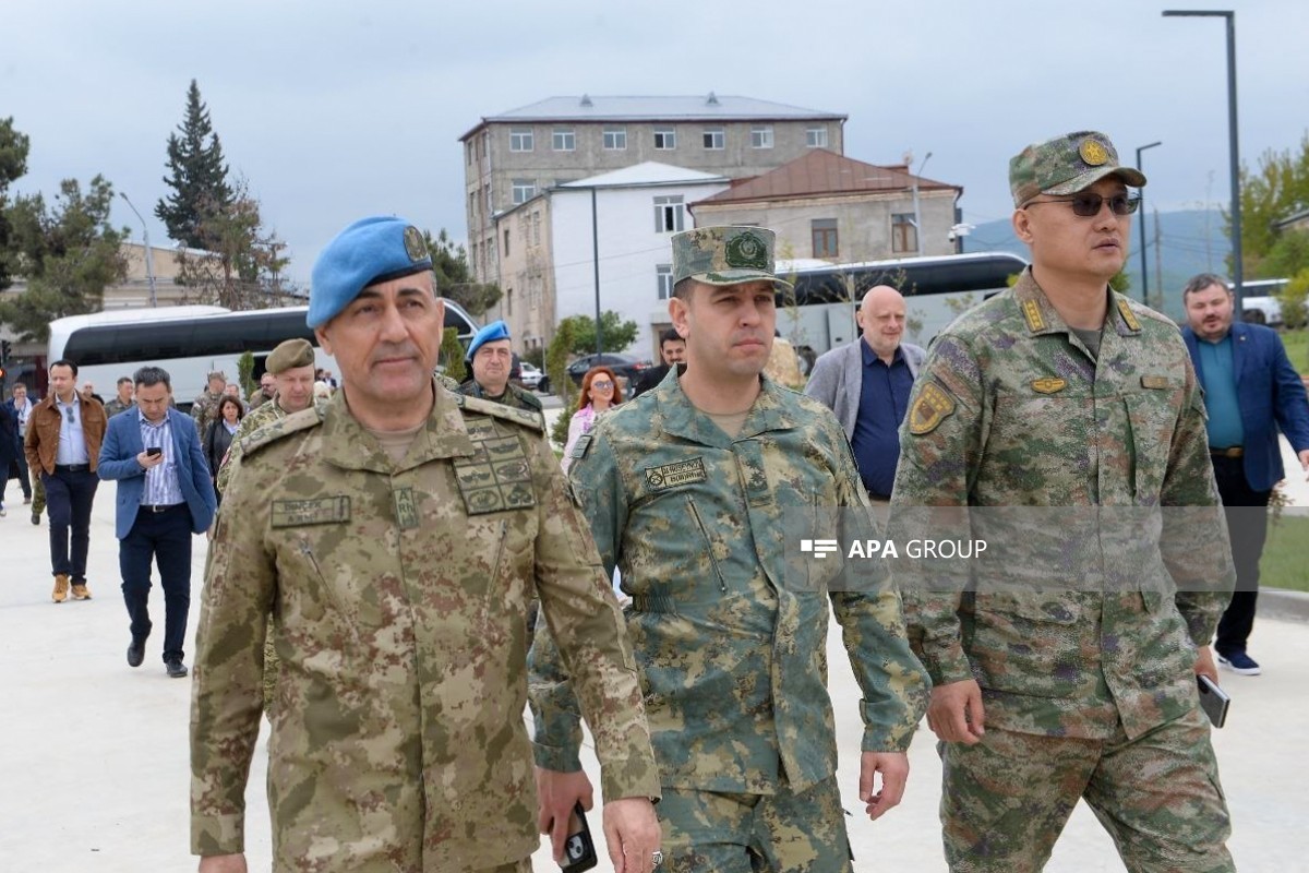 Иностранные дипломаты побывали в Карабахском университете-ФОТО 