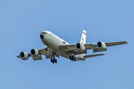 Разведывательный самолет США направляется на Ближний Восток-ФОТО 