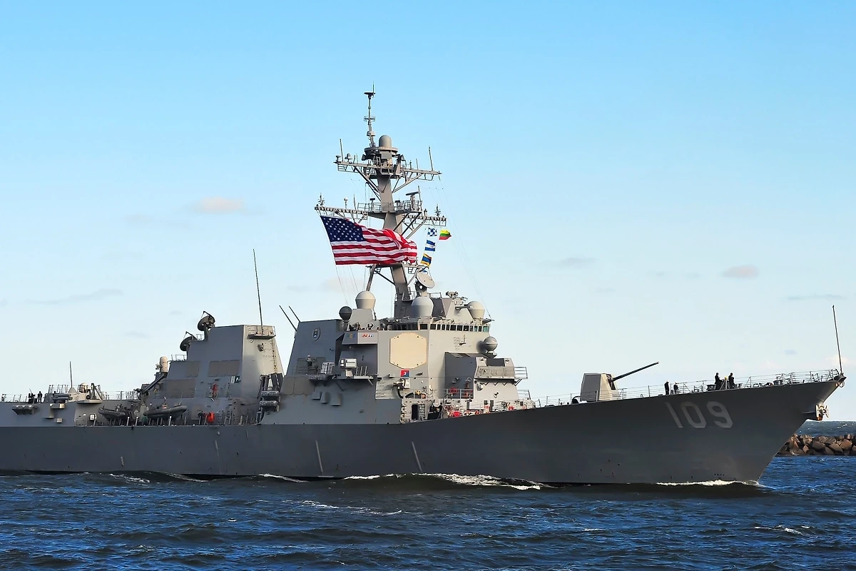 Axios: ВМС США не будут сопровождать торговые суда через Ормузский пролив